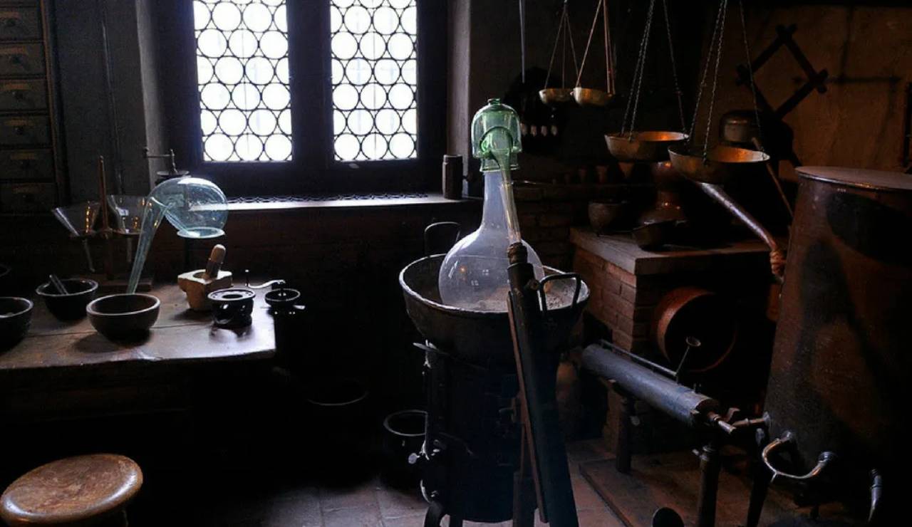 SOLVE - O significado das primeiras opera&ccedil;&otilde;es na espagiria alqu&iacute;mica